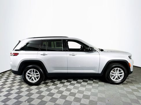 Used 2025 Jeep Grand Cherokee Laredo X w/ Luxury Tech Group I AWD/4WD image 8