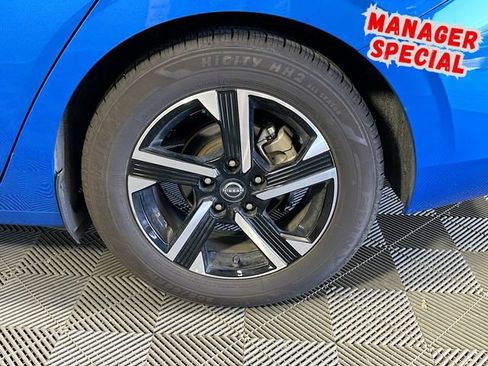 Used 2024 Nissan Sentra SV FWD image 27