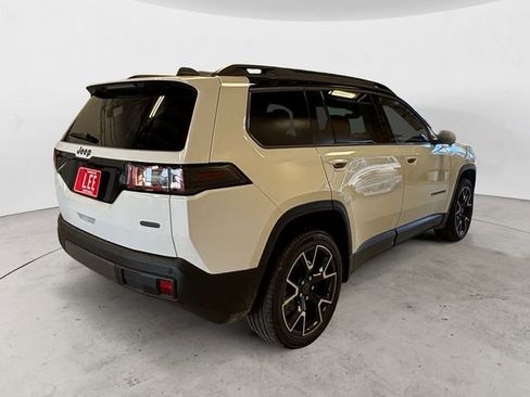 New 2026 Jeep Cherokee Overland image 6