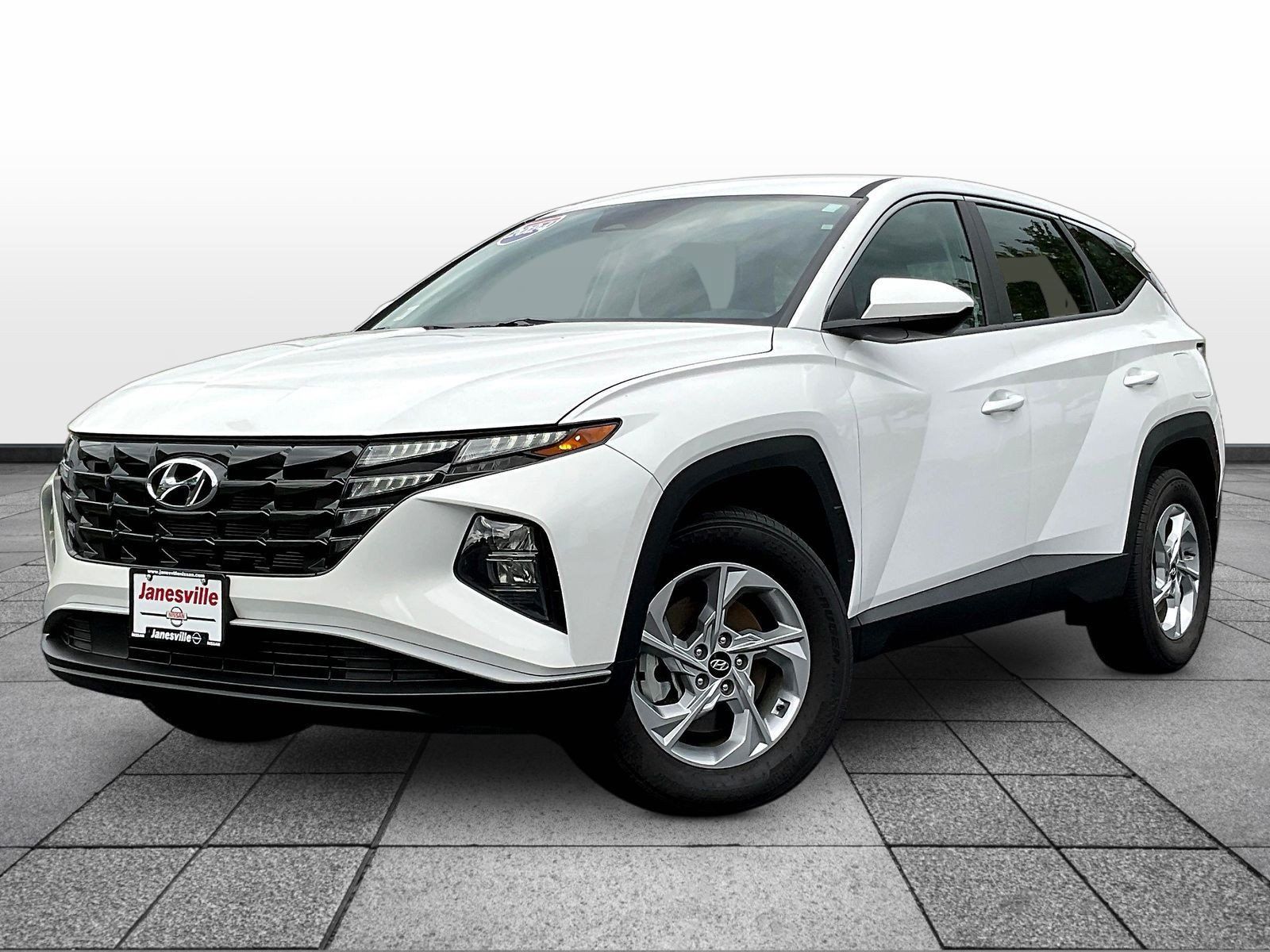 Used 2024 Hyundai Tucson SE AWD/4WD image 3