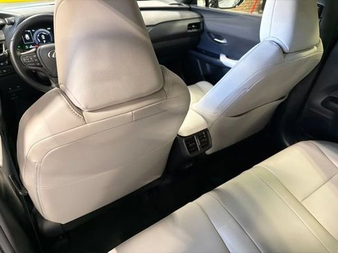 Used 2024 Lexus UX 250h FWD w/ Premium Package image 28