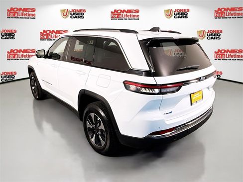 Used 2023 Jeep Grand Cherokee 4WD 4xe image 2