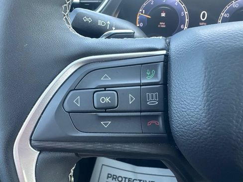 Used 2025 Jeep Grand Cherokee Altitude AWD/4WD image 11