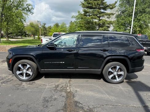 Used 2023 Jeep Grand Cherokee L Limited AWD/4WD image 8