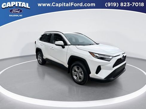 Used 2023 Toyota RAV4 XLE w/ Convenience Package image 2