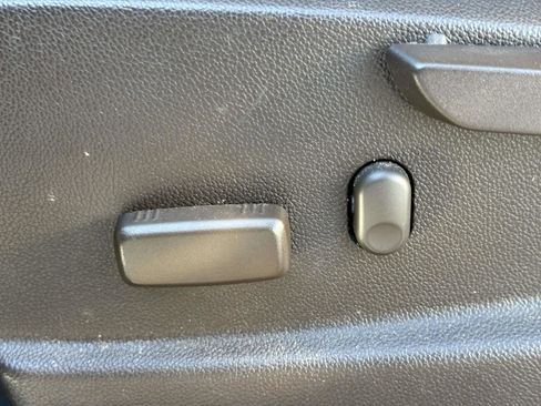 Used 2018 GMC Canyon SLT w/ Trailering Package image 19