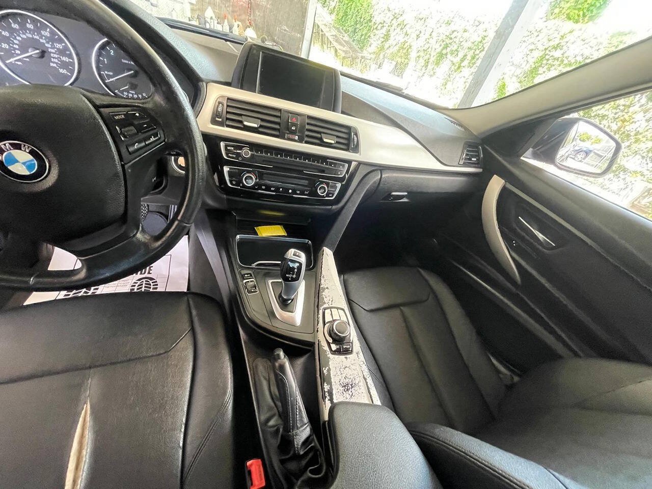 Used 2018 BMW 320i Sedan RWD image 15