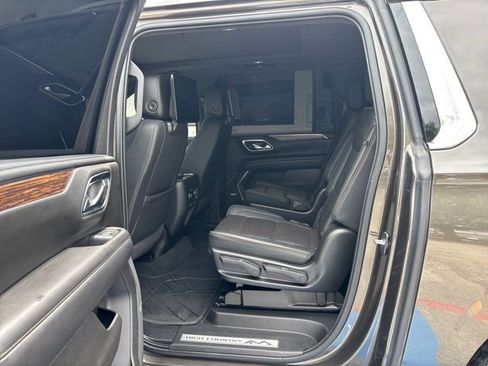Used 2021 Chevrolet Suburban High Country image 21