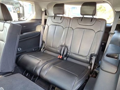 Used 2022 Jeep Grand Cherokee L Limited image 16