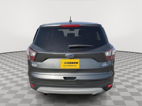 Used 2017 Ford Escape SE image 5
