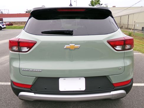 New 2026 Chevrolet TrailBlazer LT w/ Convenience Package FWD image 3