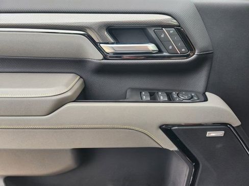 Used 2025 Chevrolet Silverado 2500 ZR2 w/ Technology Package image 25