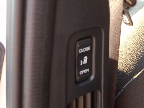 Used 2024 Honda Odyssey Sport image 13