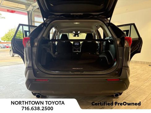Used 2022 Toyota RAV4 LE w/ Carpet Mat Package (TMS) AWD/4WD image 25