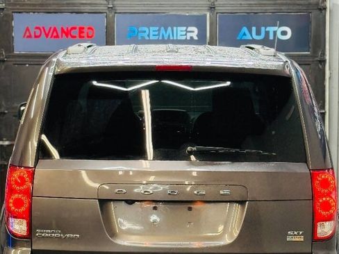 Used 2019 Dodge Grand Caravan SXT image 14