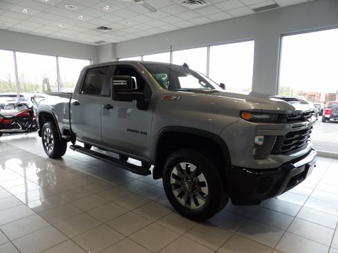 Used 2024 Chevrolet Silverado 2500 Custom w/ Custom Value Package AWD/4WD image 3
