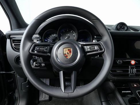 Used 2026 Porsche Macan AWD/4WD image 10