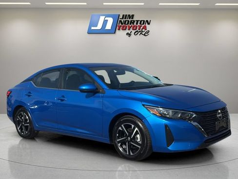 Used 2025 Nissan Sentra SV FWD image 3
