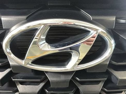Used 2023 Hyundai Santa Fe SE w/ Cargo Package FWD image 8