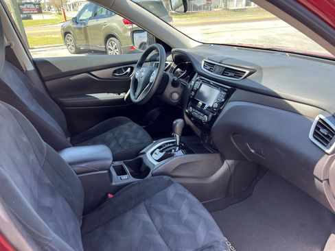 Used 2016 Nissan Rogue SV w/ SV Premium Package image 12