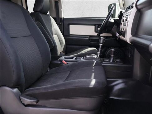 Used 2013 Toyota FJ Cruiser 4WD w/ Upgrade Pkg image 26