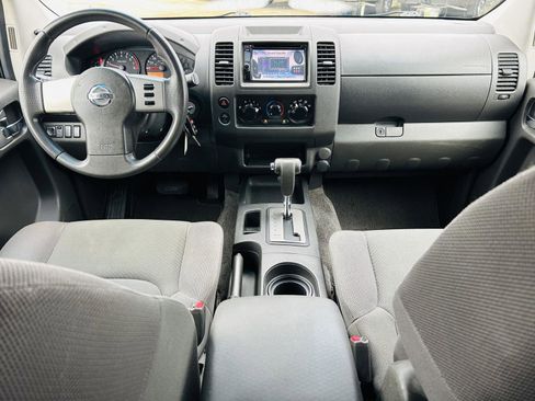 Used 2010 Nissan Frontier SE w/ Power Pkg RWD image 16