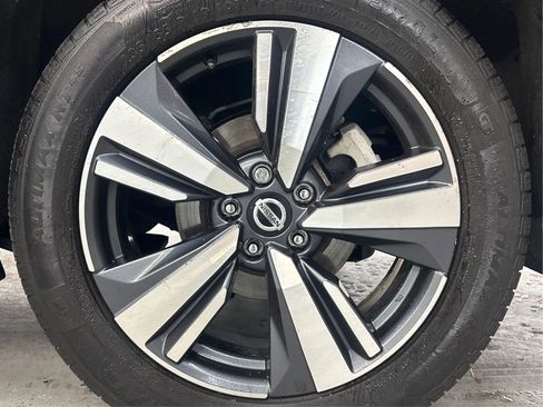 Used 2021 Nissan Rogue SL w/ Premium Package image 32