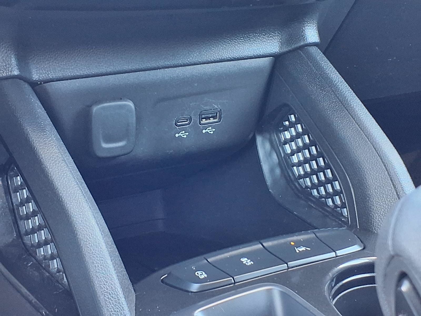 Used 2025 Chevrolet TrailBlazer LT FWD image 12