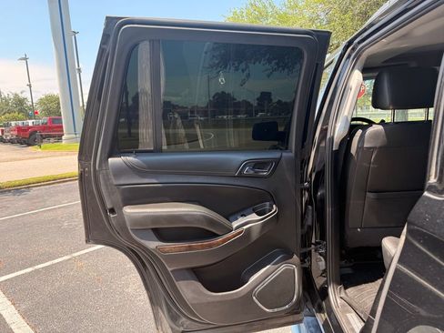 Used 2017 Chevrolet Tahoe LT w/ LT Signature Package AWD/4WD image 16