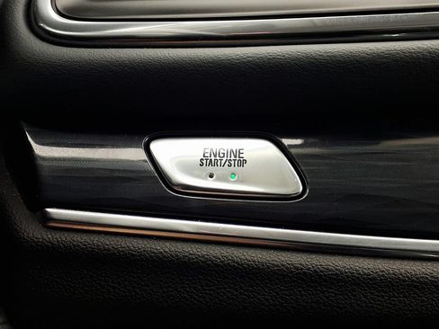 Used 2021 Buick Enclave Premium w/ Sun and Sites Package FWD image 18