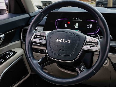 Certified 2023 Kia Telluride EX w/ EX Captain's Chair Package AWD/4WD image 9