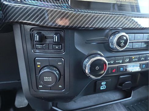 Used 2022 Ford F150 Lariat w/ Equipment Group 501A Mid image 14