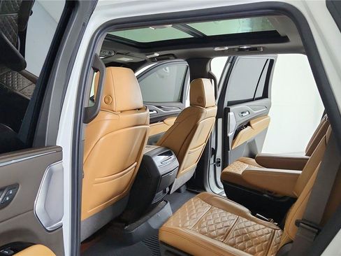 Used 2022 Cadillac Escalade Premium Luxury w/ Performance Package AWD/4WD image 19
