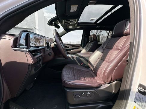 Used 2024 Cadillac Escalade ESV Sport Platinum w/ LPO, ONYX Package image 22