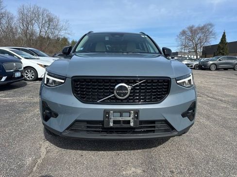 Used 2023 Volvo XC40 B5 Plus w/ Protection Package Premier image 2