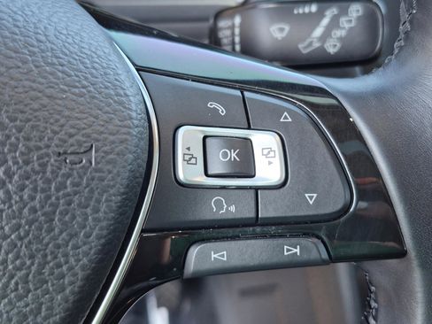 Used 2018 Volkswagen Tiguan SEL AWD/4WD image 32