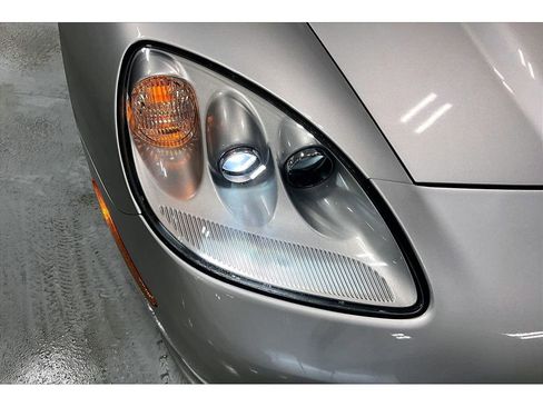 Used 2007 Chevrolet Corvette Coupe w/ Preferred Equipment Group RWD image 23