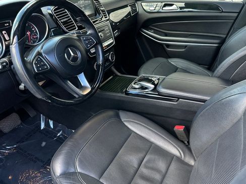 Used 2017 Mercedes-Benz GLS 550 4MATIC image 4