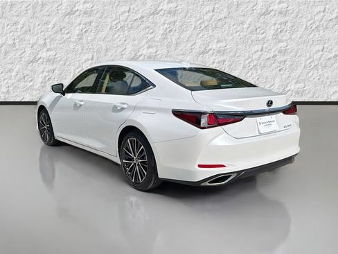Used 2025 Lexus ES 350 w/ Premium Package FWD image 5