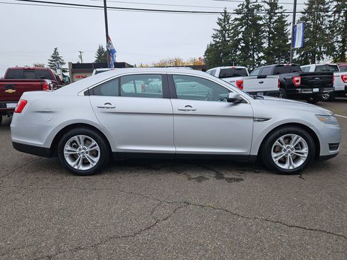 Used 2013 Ford Taurus SEL image 6