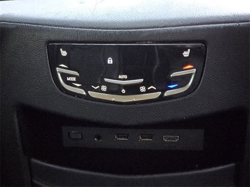 Used 2018 Cadillac Escalade ESV Platinum image 37