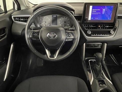 Certified 2023 Toyota Corolla Cross LE image 12
