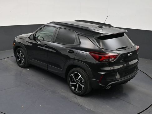 Used 2023 Chevrolet TrailBlazer RS w/ Sun and Liftgate Package FWD image 13
