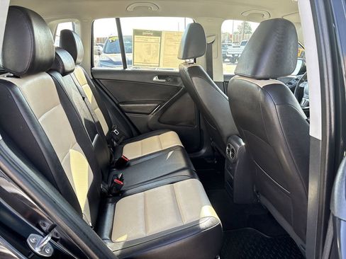 Used 2017 Volkswagen Tiguan S image 28
