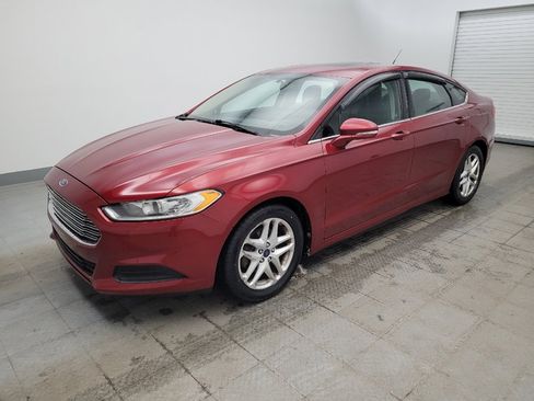Used 2014 Ford Fusion SE image 2