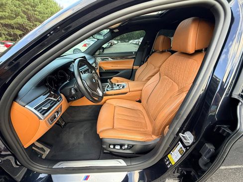 Used 2019 BMW 750i xDrive w/ Executive Package AWD/4WD image 9