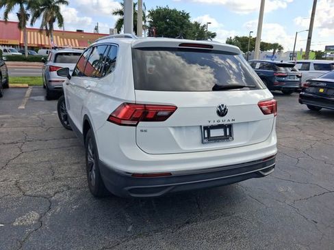 Used 2022 Volkswagen Tiguan SE FWD image 3