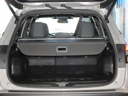 Used 2025 Subaru Forester Premium AWD/4WD image 28