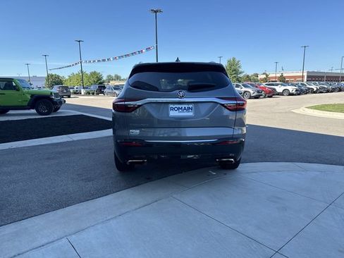 Used 2020 Buick Enclave Essence FWD image 4