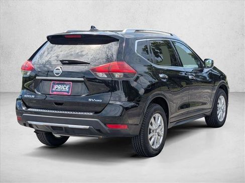Used 2017 Nissan Rogue SV AWD/4WD image 3